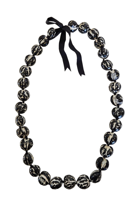 Kukui Nut Lei - Black & White